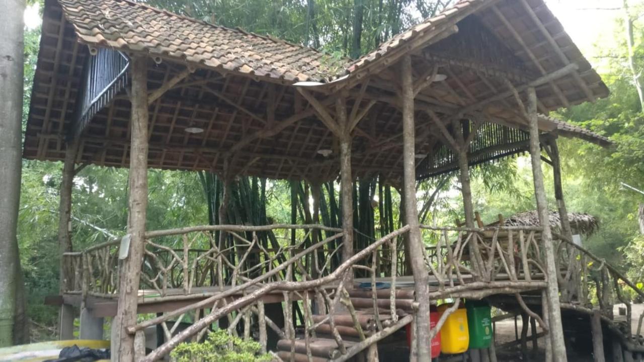 Gerbang Banyu Langit Cottage Bantul Buitenkant foto