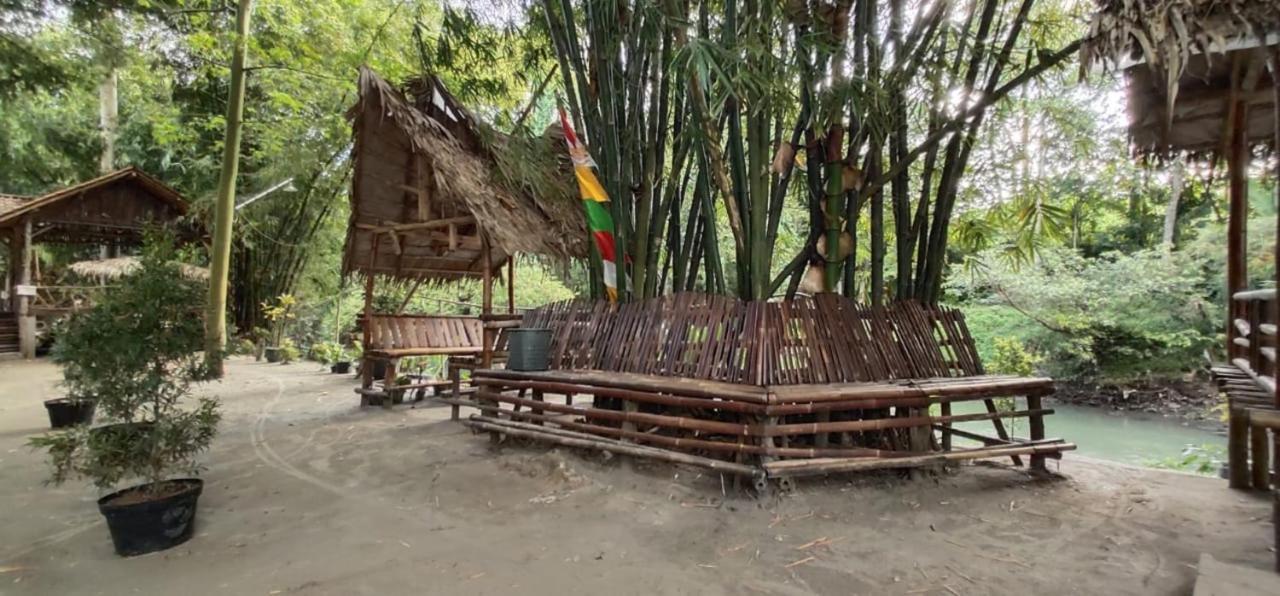 Gerbang Banyu Langit Cottage Bantul Buitenkant foto