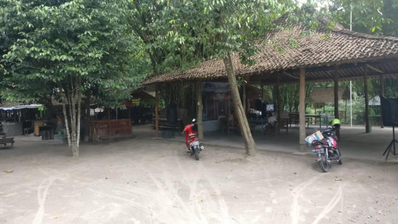Gerbang Banyu Langit Cottage Bantul Buitenkant foto