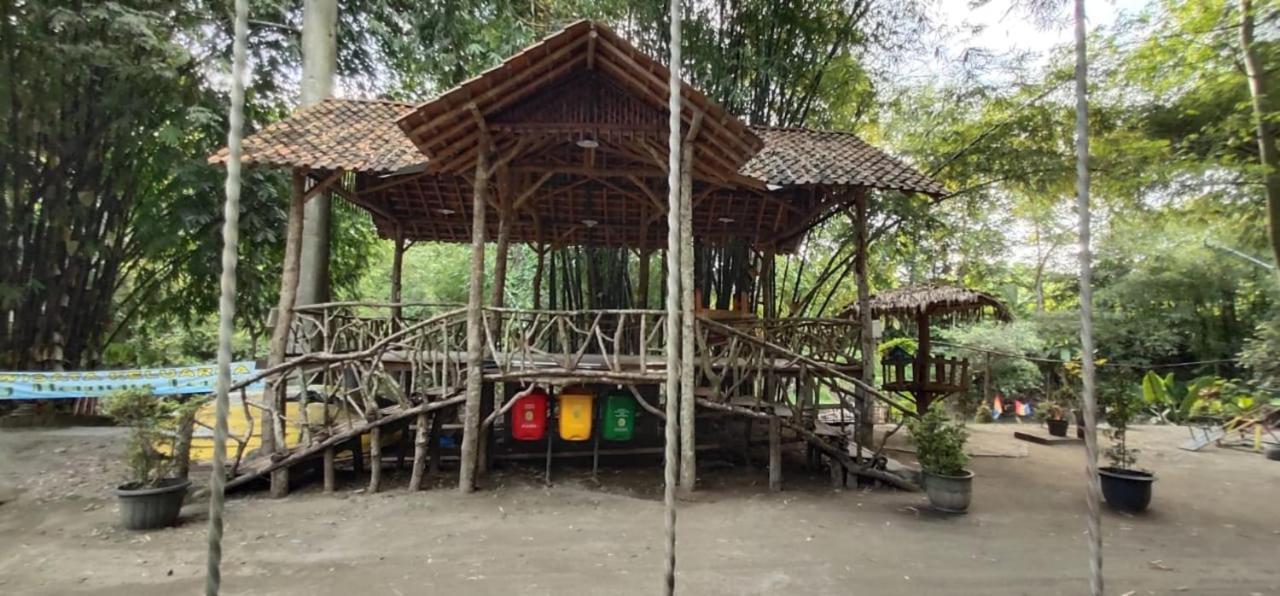 Gerbang Banyu Langit Cottage Bantul Buitenkant foto